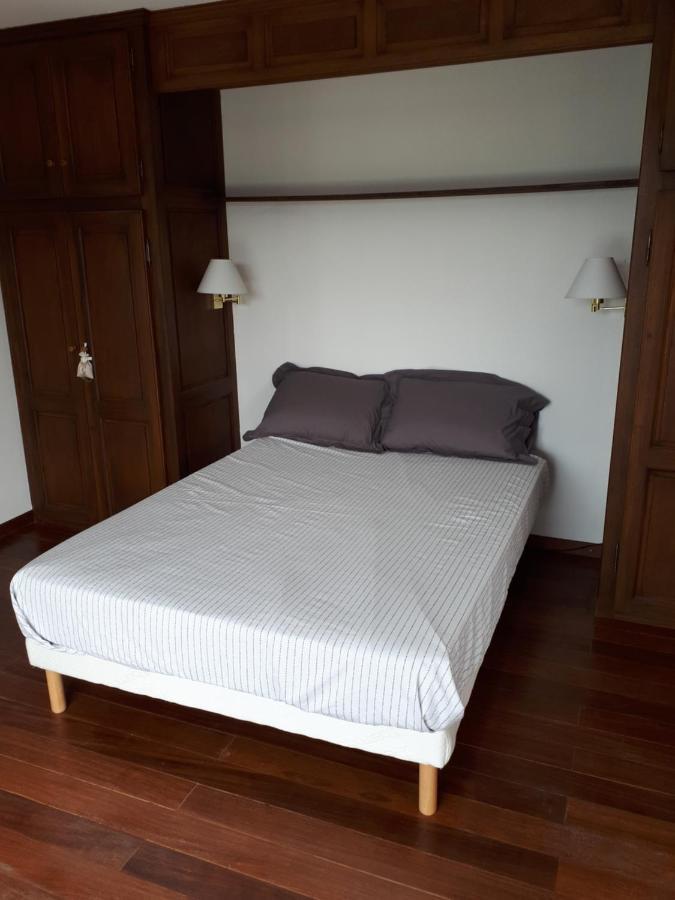L'Oustaou De L'Estama Bed & Breakfast Rocbaron Eksteriør bilde