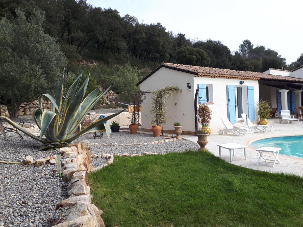 L'Oustaou De L'Estama Bed & Breakfast Rocbaron Eksteriør bilde